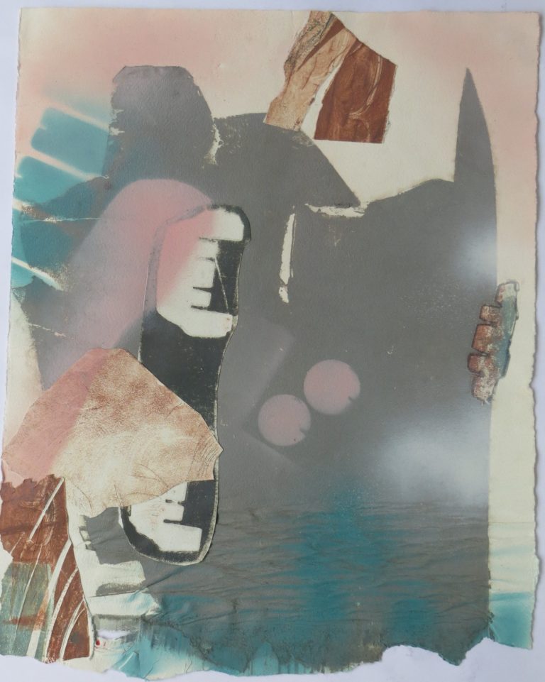 „broken but free", 40 × 60 cm, Materialdruck und Collage auf Büttenpapier, 2023 Abstrakte Komposition mit geometrischen Formen und sanften Farbtönen.